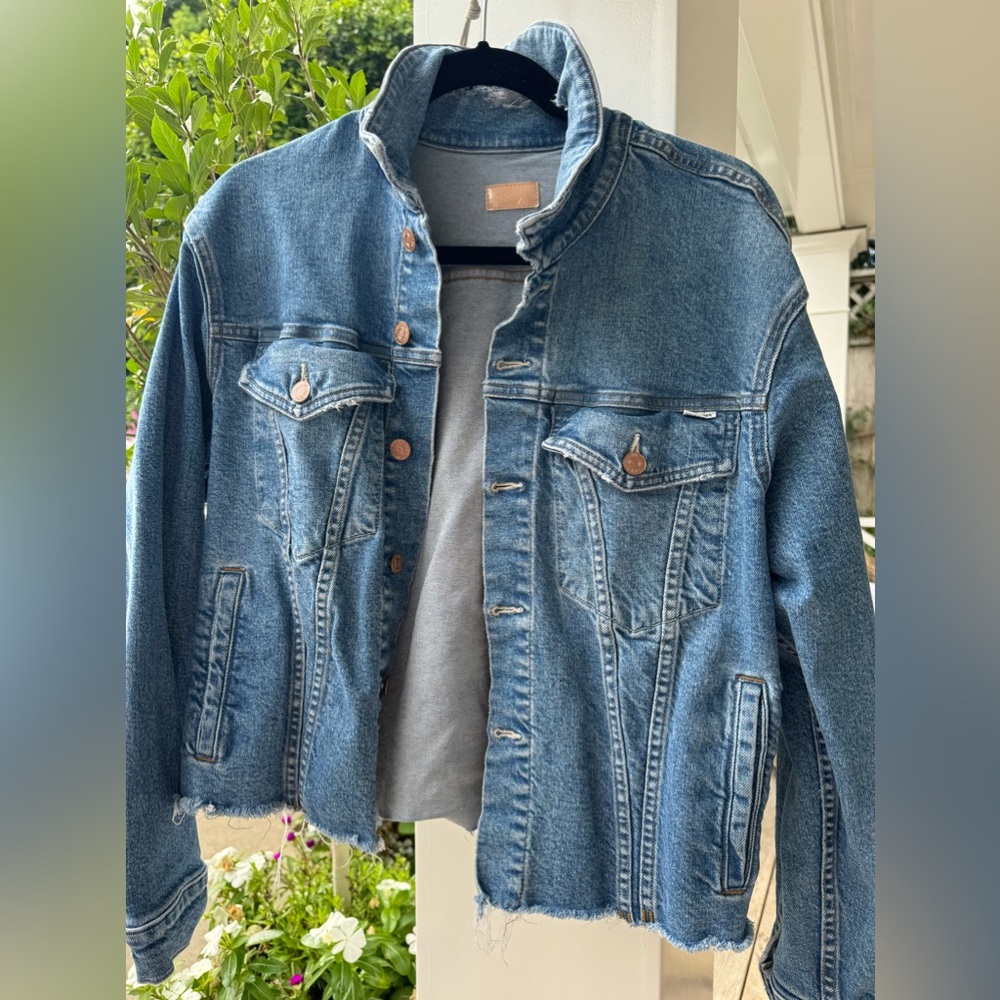 ❤️ MOTHER THE CUT DRIFTER soft stretch crop denim jacket. size Med. oversized ❤️